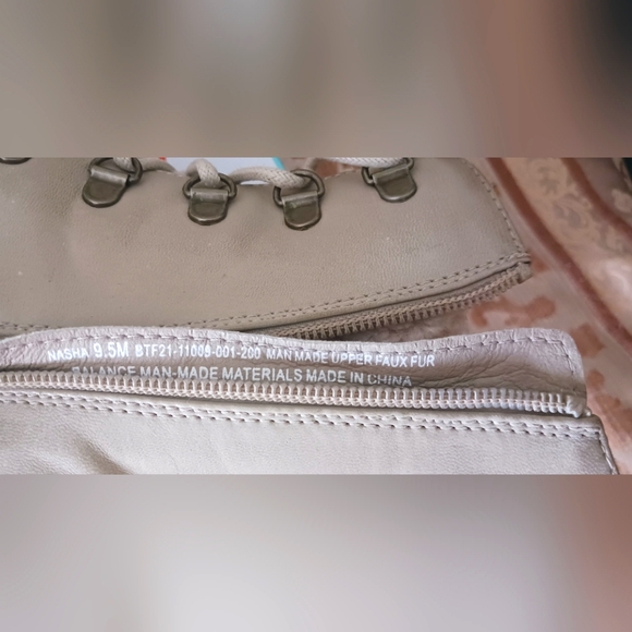 Bare Traps Nasha Wedge Heel Hiker Boots 9.5M Taupe EUC Like new! - Picture 12 of 16